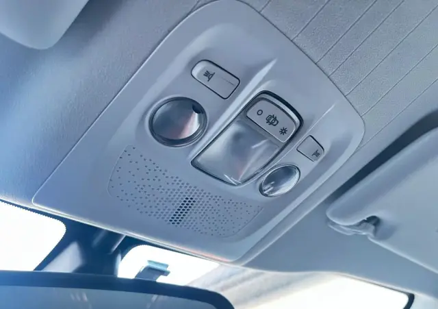 PEUGEOT 2008 120 VTI Business-Line