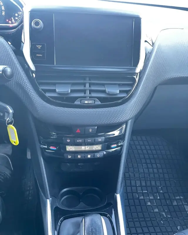 PEUGEOT 2008 120 VTI Business-Line