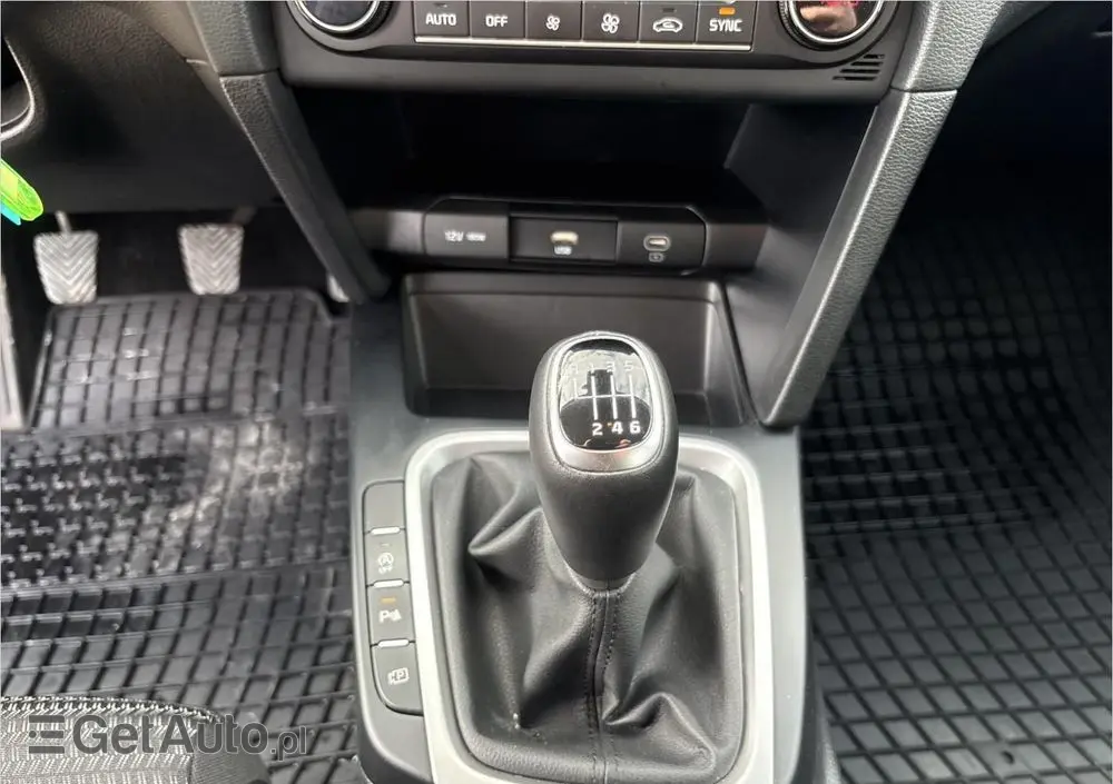 KIA Ceed 1.5 T-GDI M