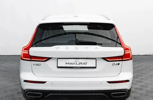 VOLVO V60 Cross Country 