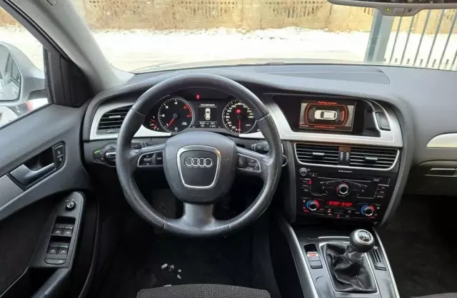 AUDI A4 