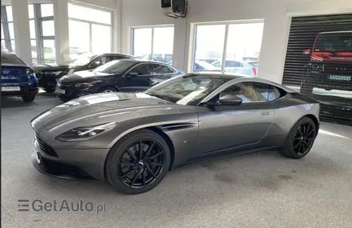ASTON MARTIN DB11 