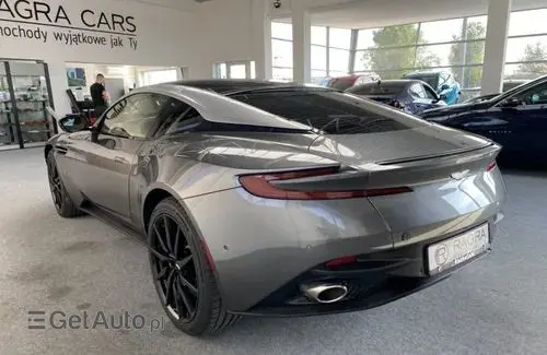 ASTON MARTIN DB11 