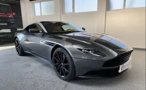 ASTON MARTIN DB11 