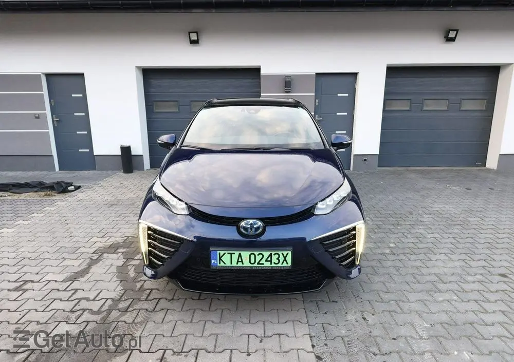 TOYOTA Mirai 
