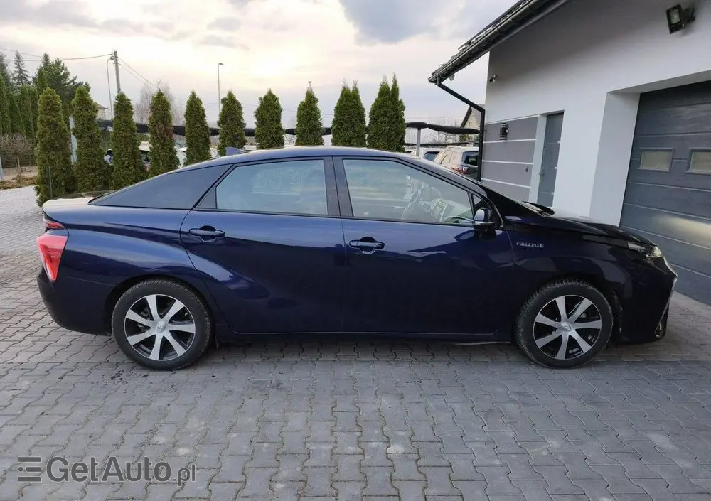 TOYOTA Mirai 