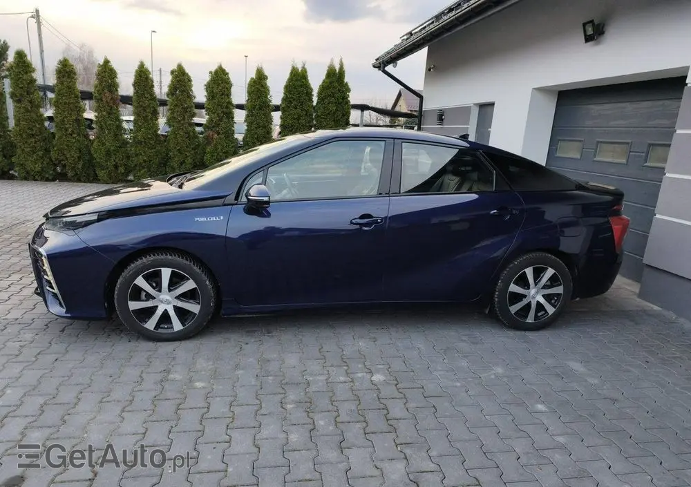 TOYOTA Mirai 