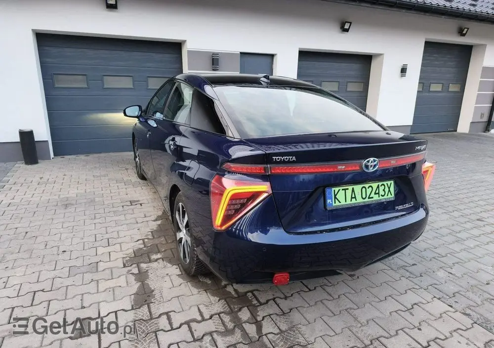 TOYOTA Mirai 