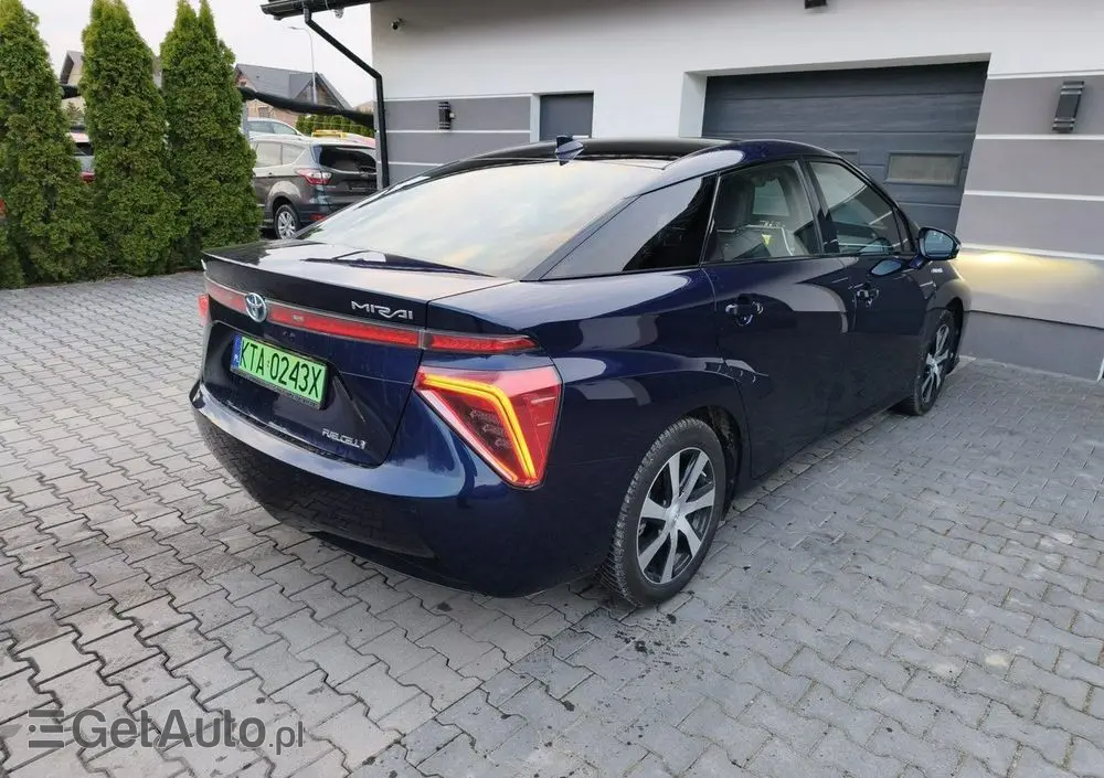 TOYOTA Mirai 