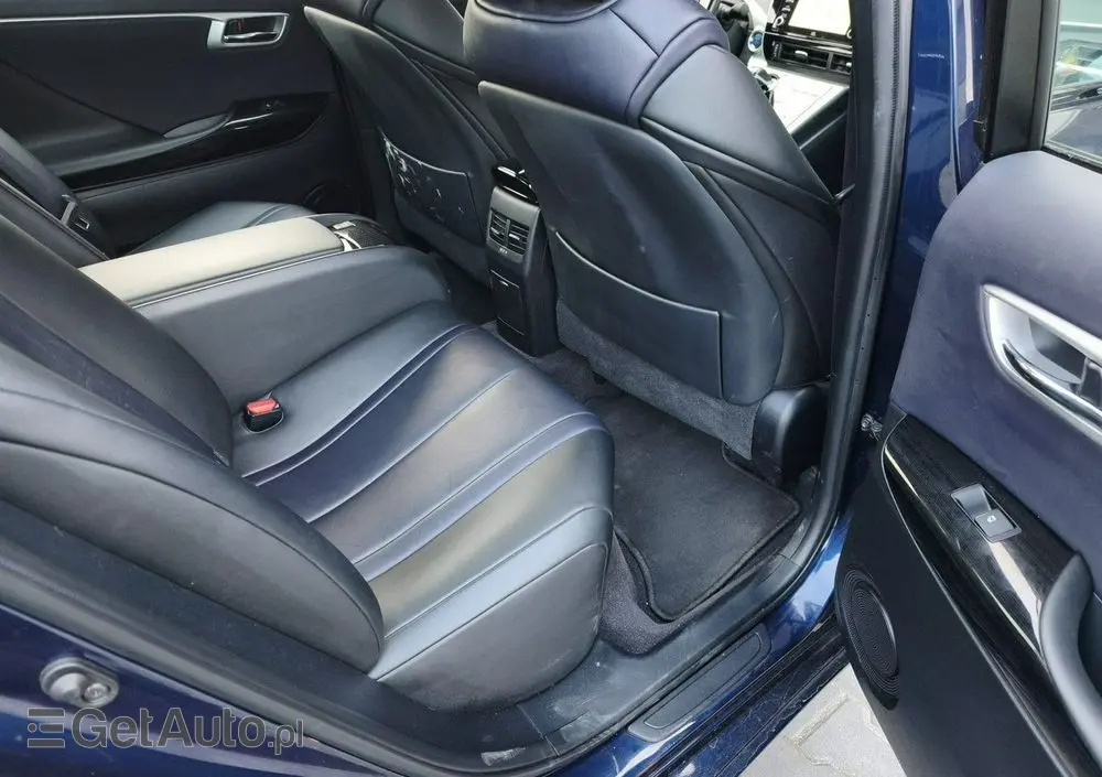 TOYOTA Mirai 
