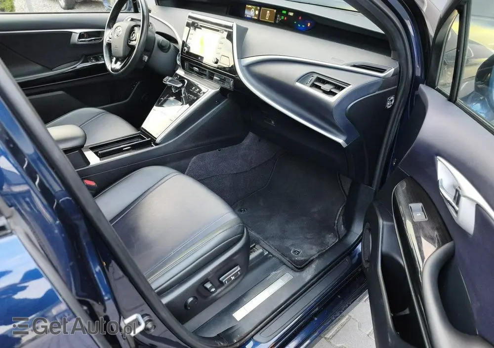 TOYOTA Mirai 