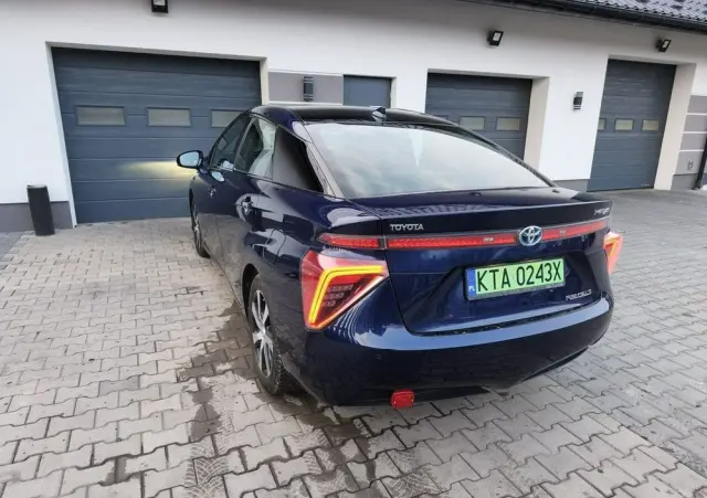 TOYOTA Mirai 