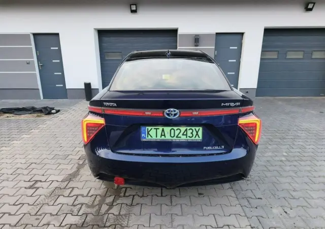 TOYOTA Mirai 