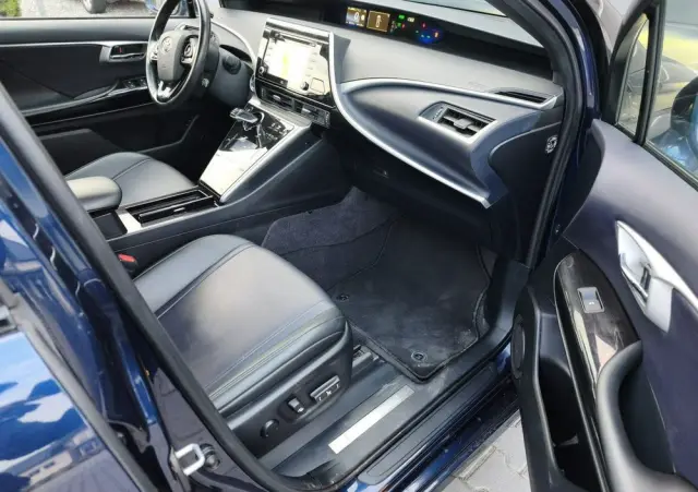 TOYOTA Mirai 