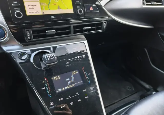 TOYOTA Mirai 