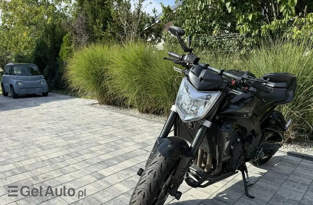 YAMAHA Fz 