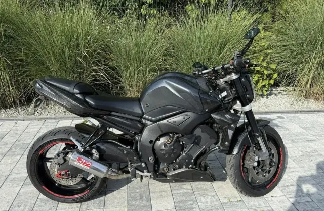 YAMAHA Fz 