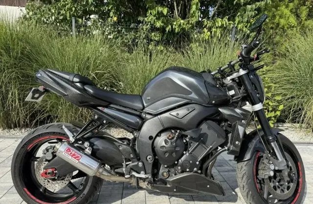 YAMAHA Fz 