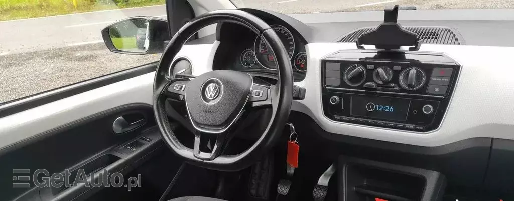 VOLKSWAGEN Up! 