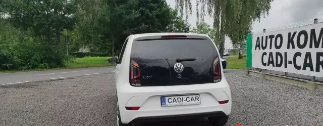 VOLKSWAGEN Up! 