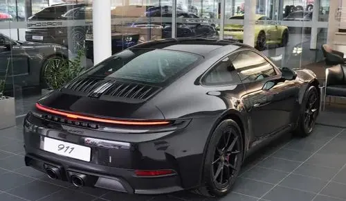 PORSCHE 911 