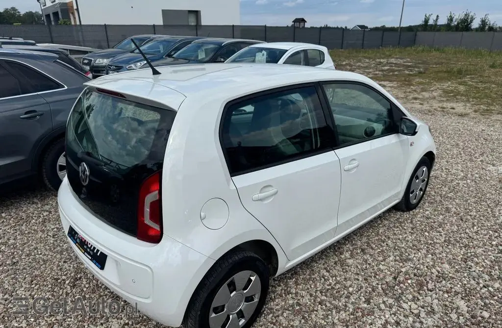 VOLKSWAGEN Up! 