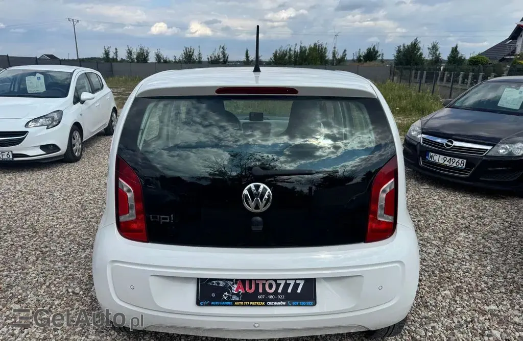 VOLKSWAGEN Up! 