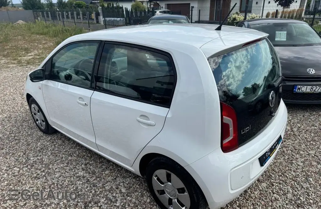 VOLKSWAGEN Up! 