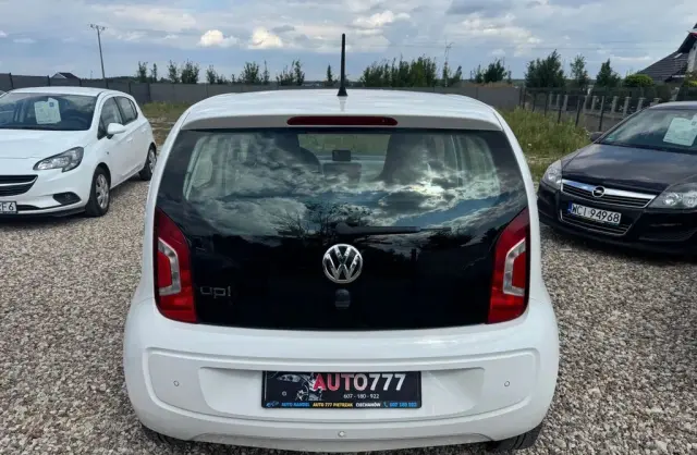 VOLKSWAGEN Up! 