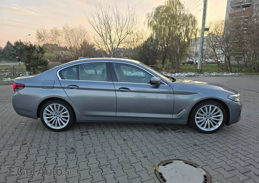BMW Seria 5 530i GPF Luxury Line sport