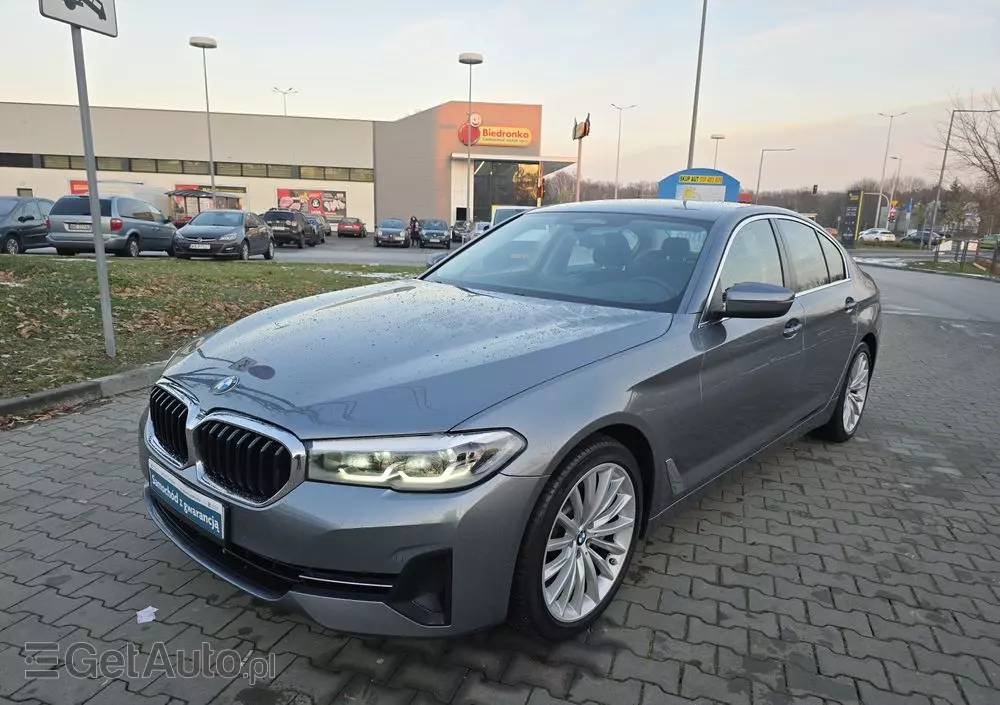 BMW Seria 5 530i GPF Luxury Line sport