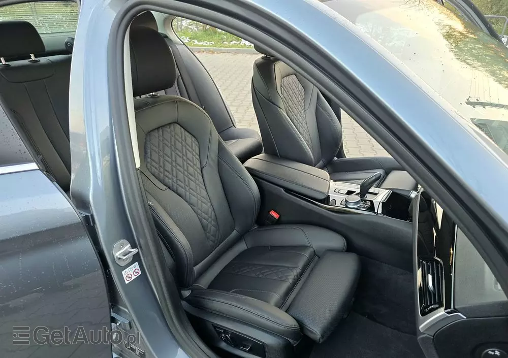 BMW Seria 5 530i GPF Luxury Line sport