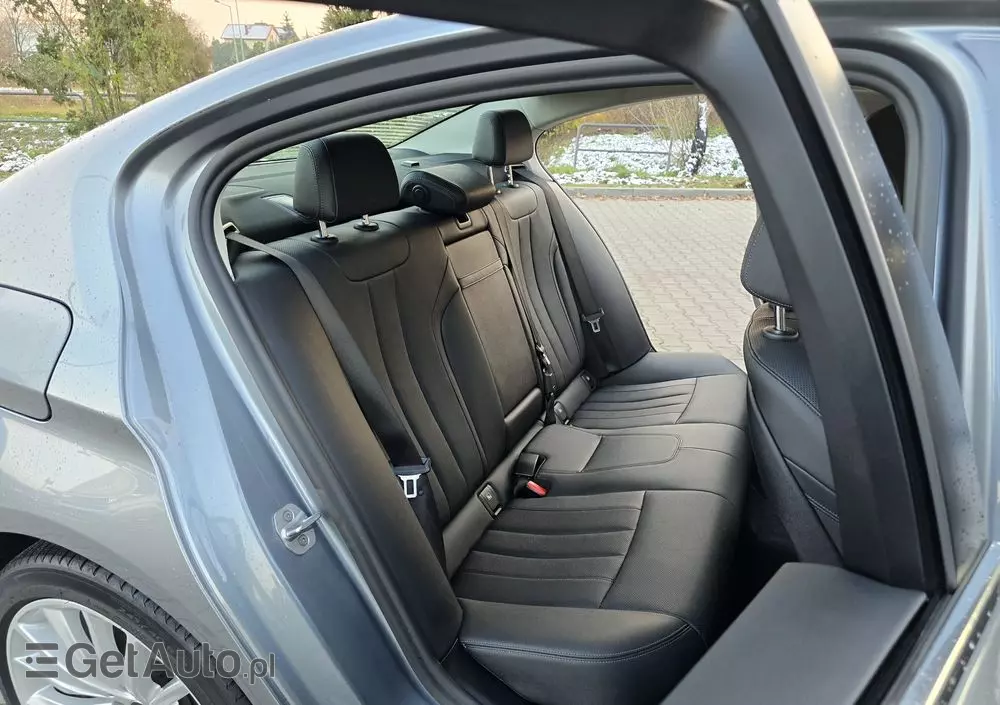 BMW Seria 5 530i GPF Luxury Line sport