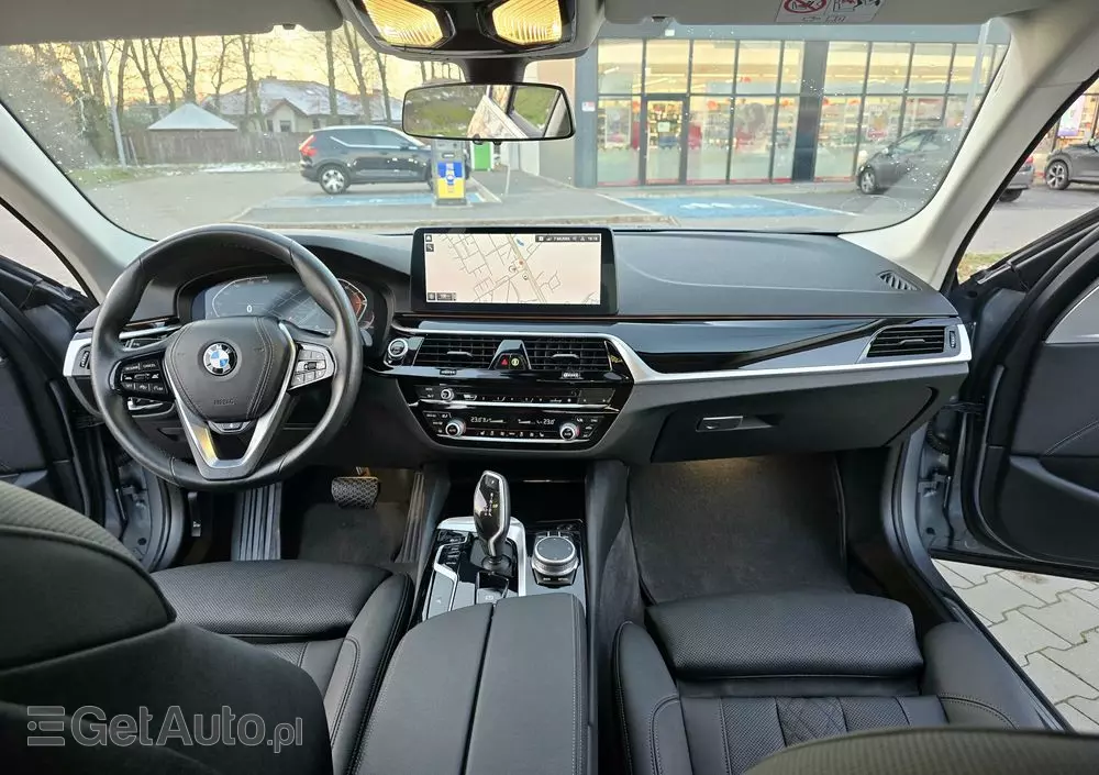 BMW Seria 5 530i GPF Luxury Line sport