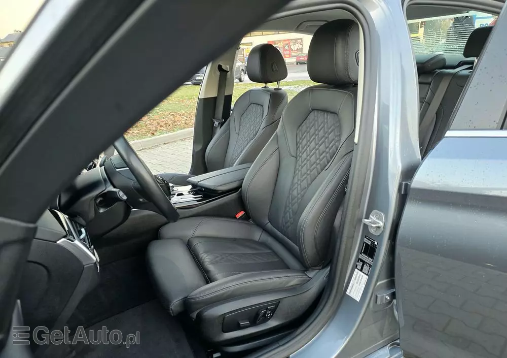 BMW Seria 5 530i GPF Luxury Line sport