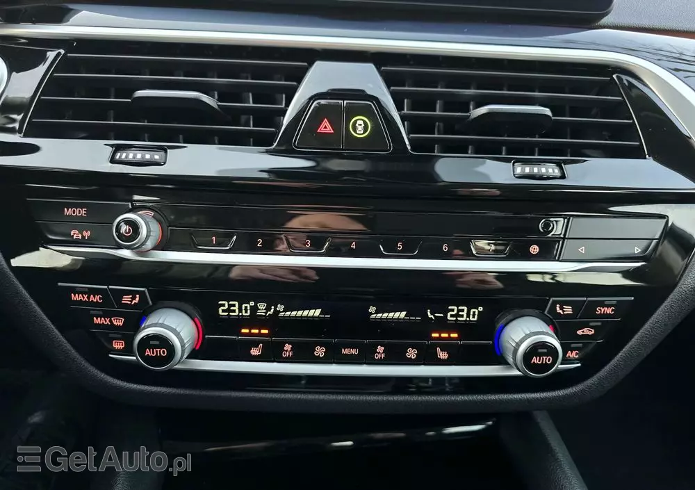 BMW Seria 5 530i GPF Luxury Line sport