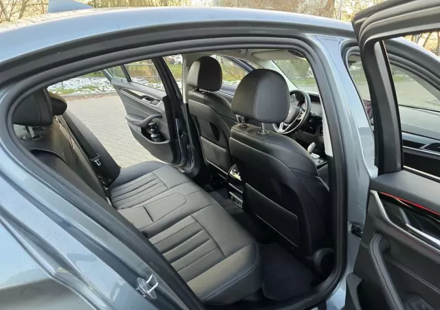 BMW Seria 5 530i GPF Luxury Line sport