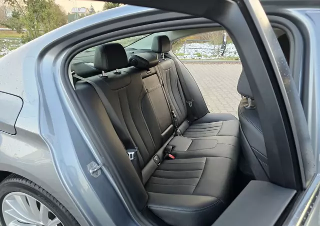 BMW Seria 5 530i GPF Luxury Line sport