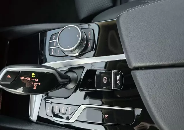 BMW Seria 5 530i GPF Luxury Line sport