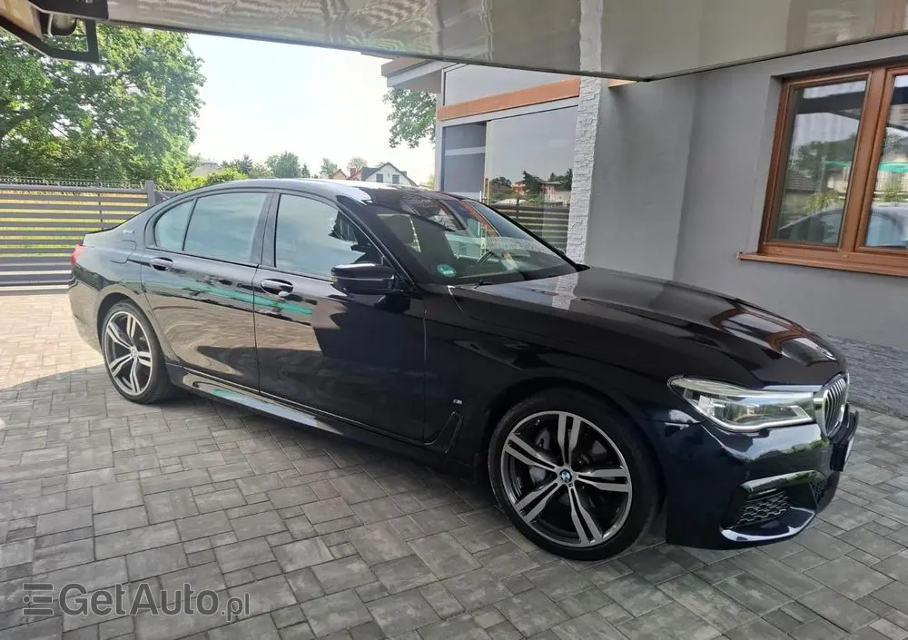 BMW Seria 7 740e iPerformance
