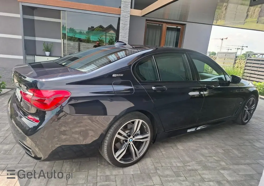 BMW Seria 7 740e iPerformance
