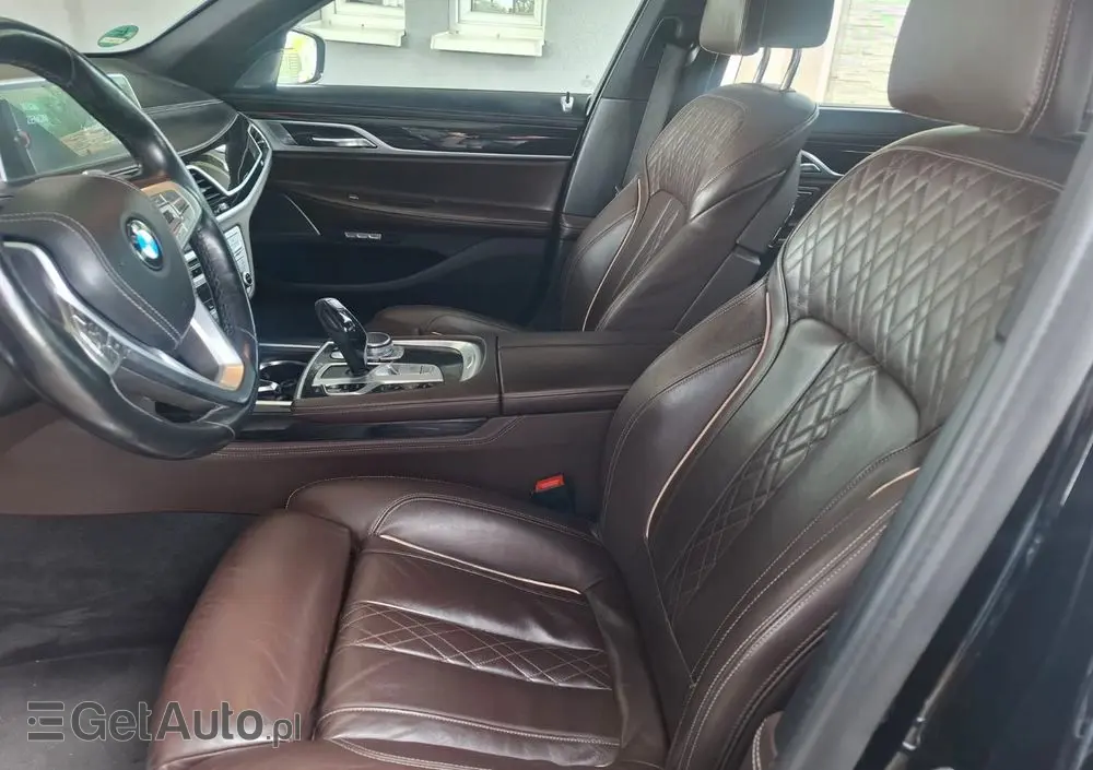BMW Seria 7 740e iPerformance