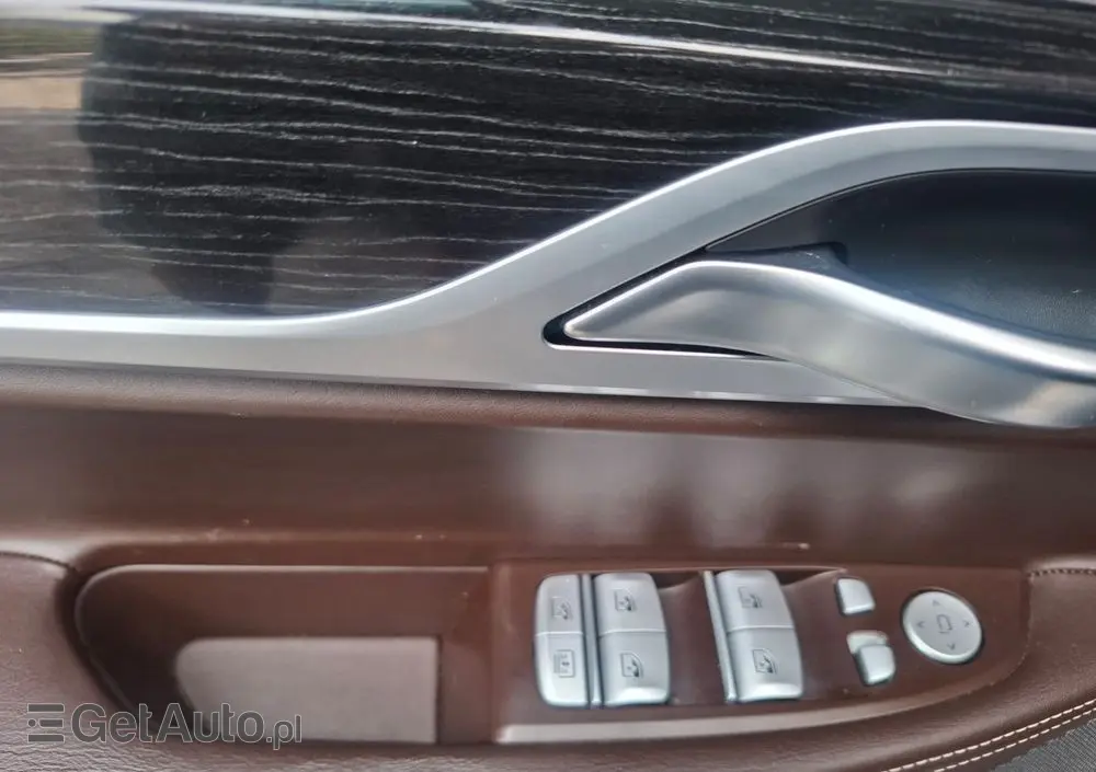 BMW Seria 7 740e iPerformance