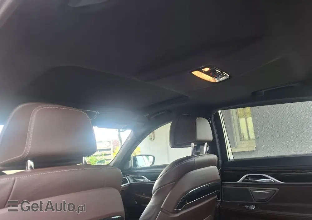BMW Seria 7 740e iPerformance