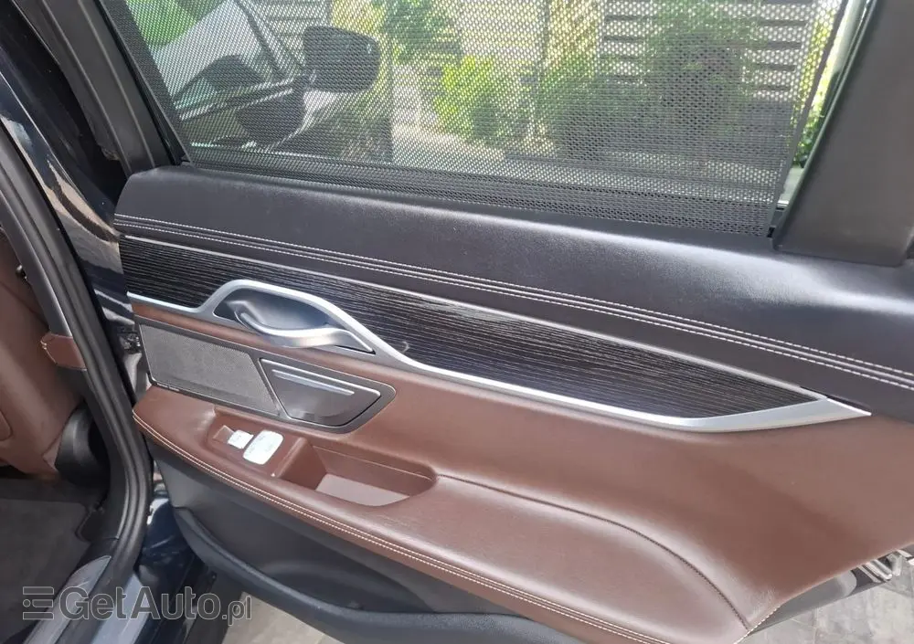 BMW Seria 7 740e iPerformance