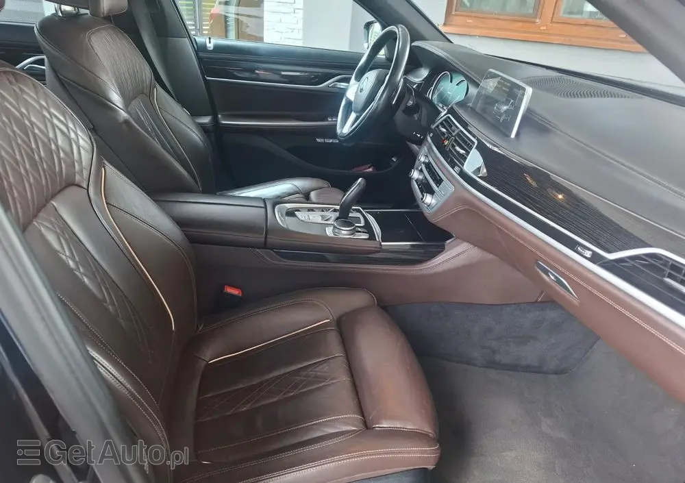 BMW Seria 7 740e iPerformance