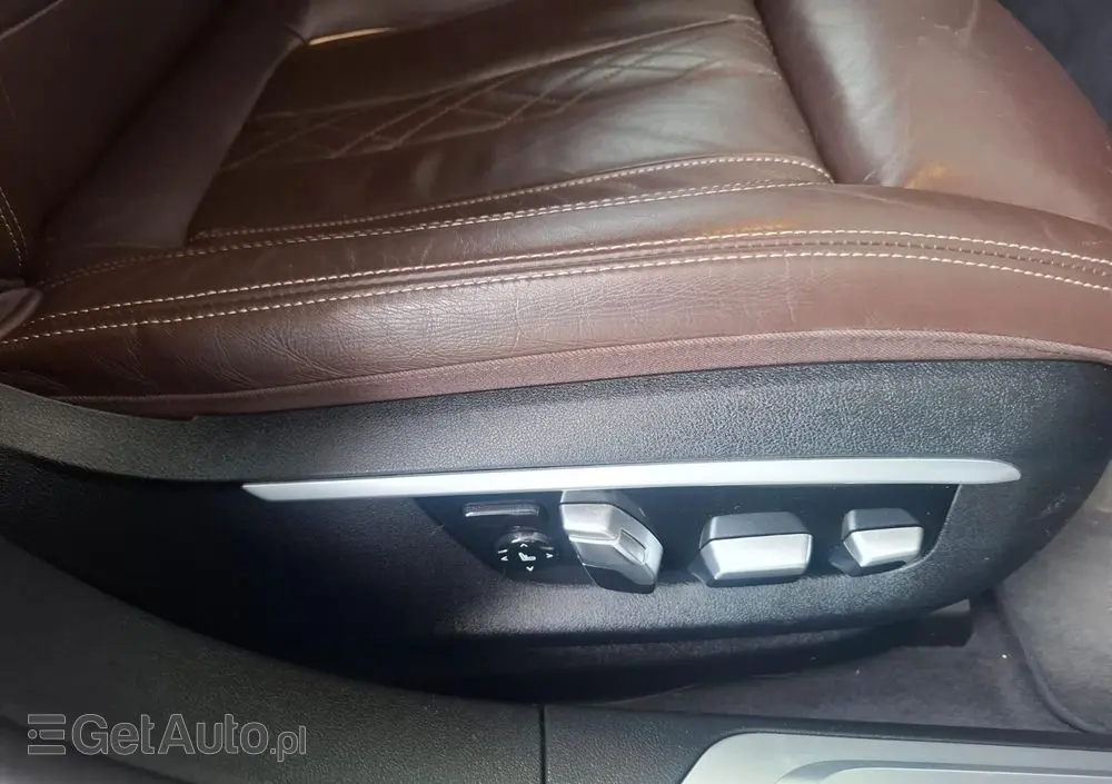 BMW Seria 7 740e iPerformance