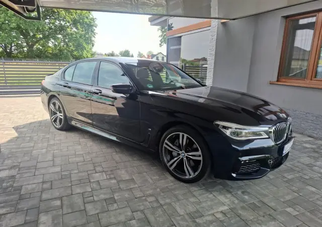 BMW Seria 7 740e iPerformance