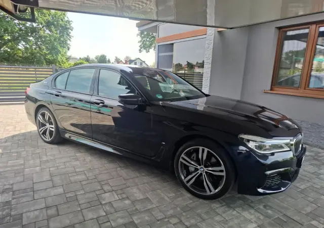 BMW Seria 7 740e iPerformance