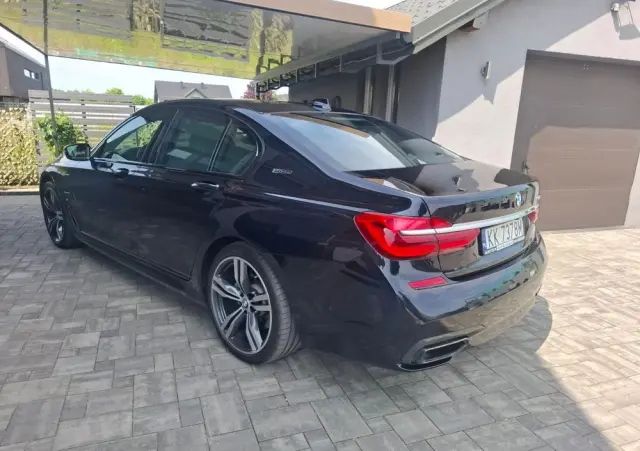 BMW Seria 7 740e iPerformance